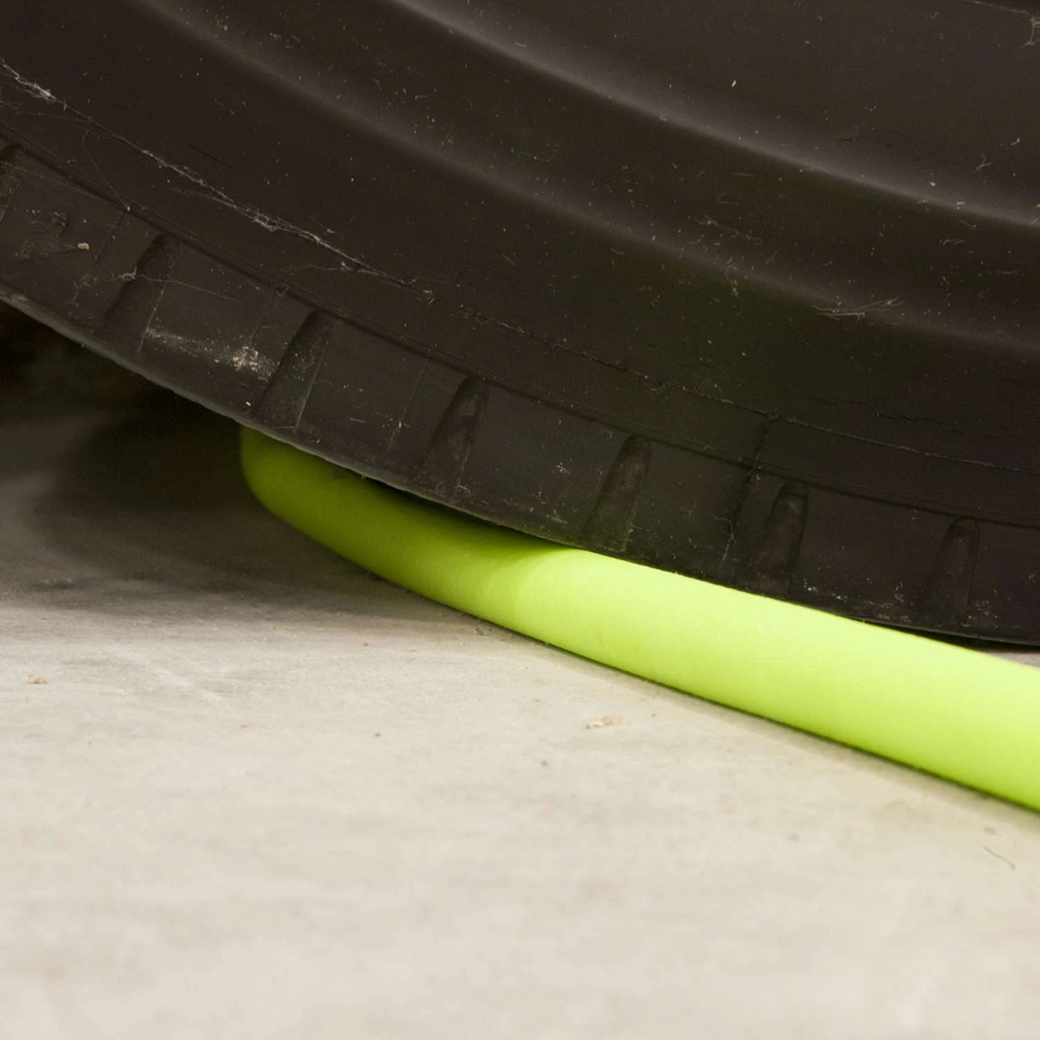 Flexzilla 25 Ft. L X 1/4 In. D Hybrid Polymer Air Hose 300 Psi Zilla Green 6 Flexzilla 25 Ft. L X 1/4 In. D Hybrid Polymer Air Hose 300 Psi Zilla Green - Image 4