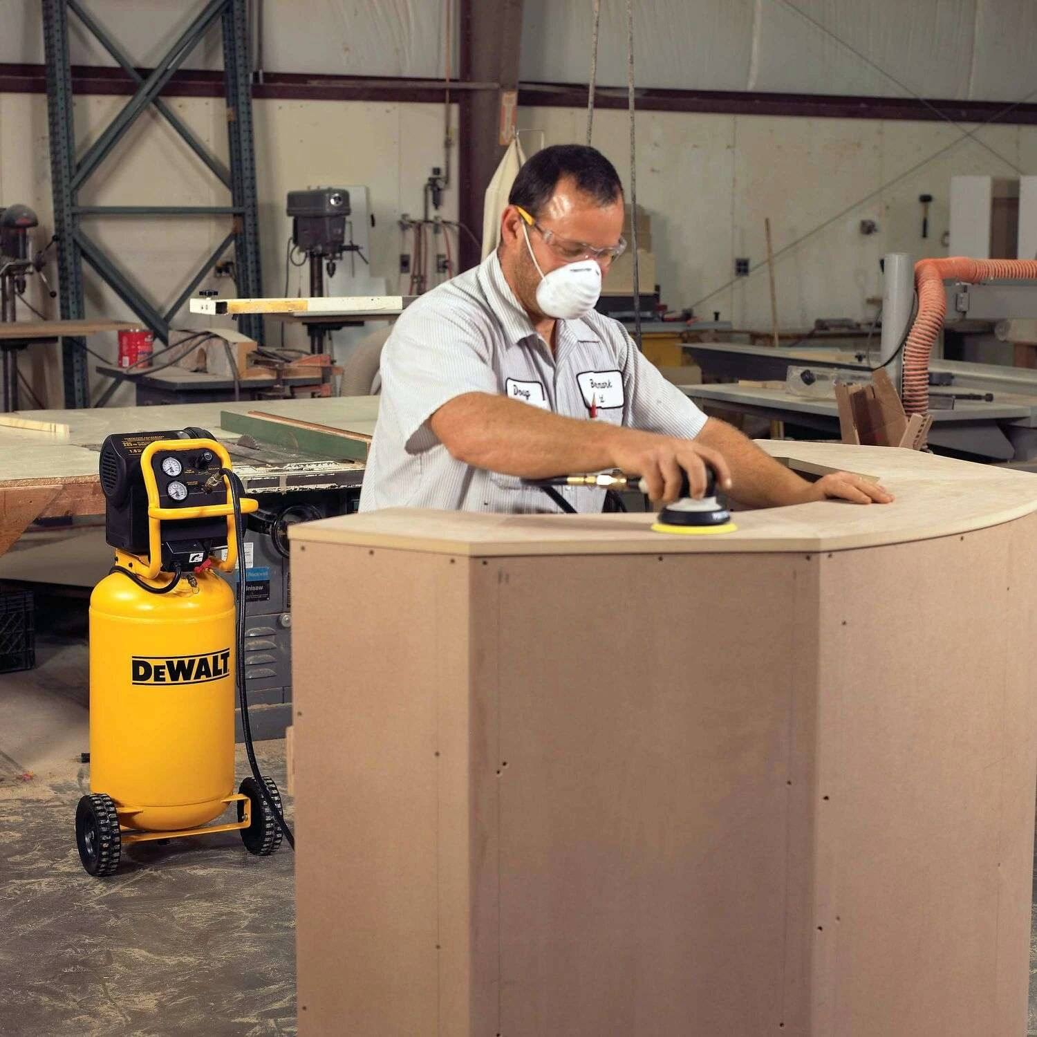 DeWalt 15 Gal Vertical Portable Air Compressor Tank 225 Psi 1.6 HP 12 DeWalt 15 Gal Vertical Portable Air Compressor Tank 225 Psi 1.6 HP - Image 10