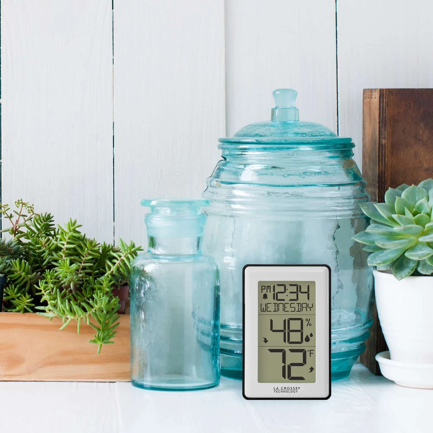 La Crosse Technology 122 Deg Thermometer 2.76 In. L X 0.79 In. W White 5 La Crosse Technology 122 Deg Thermometer 2.76 In. L X 0.79 In. W White - Image 3