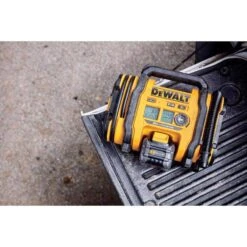 DeWalt 20V MAX 20 V 160 Psi Inflator -Stanleys Shop b8d463d2 d376 4787 a52e 7e8a2df47505
